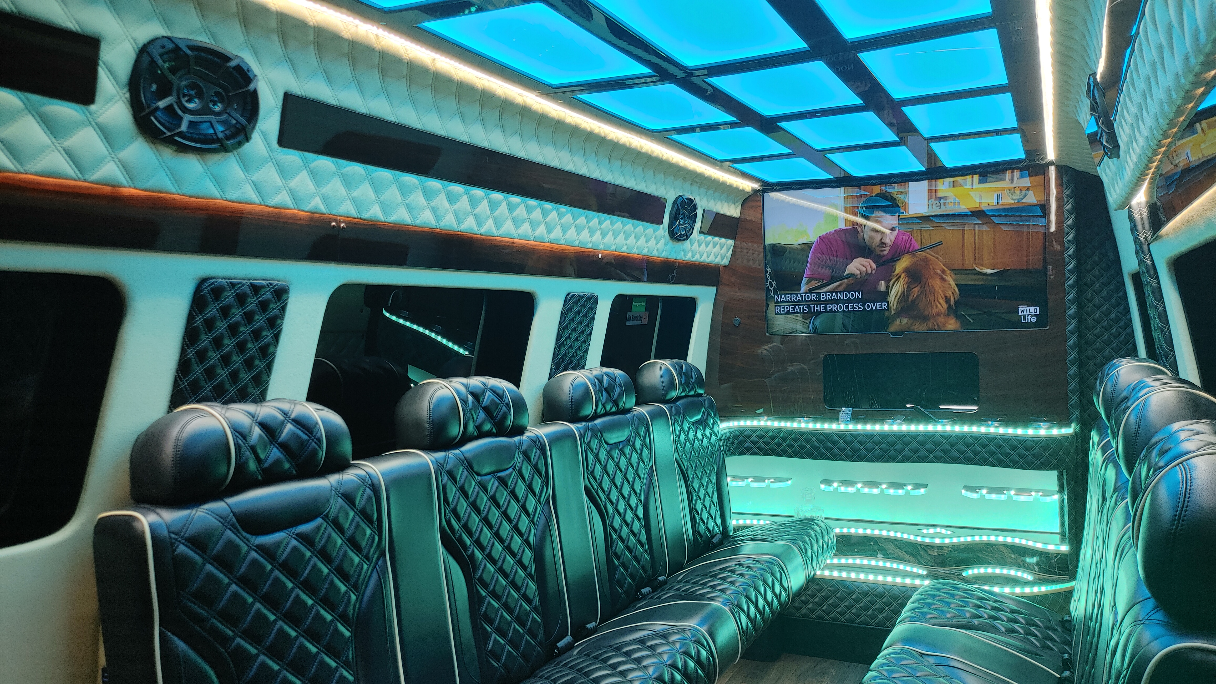 Mercedes-Benz Maybach Limo Bus Interior