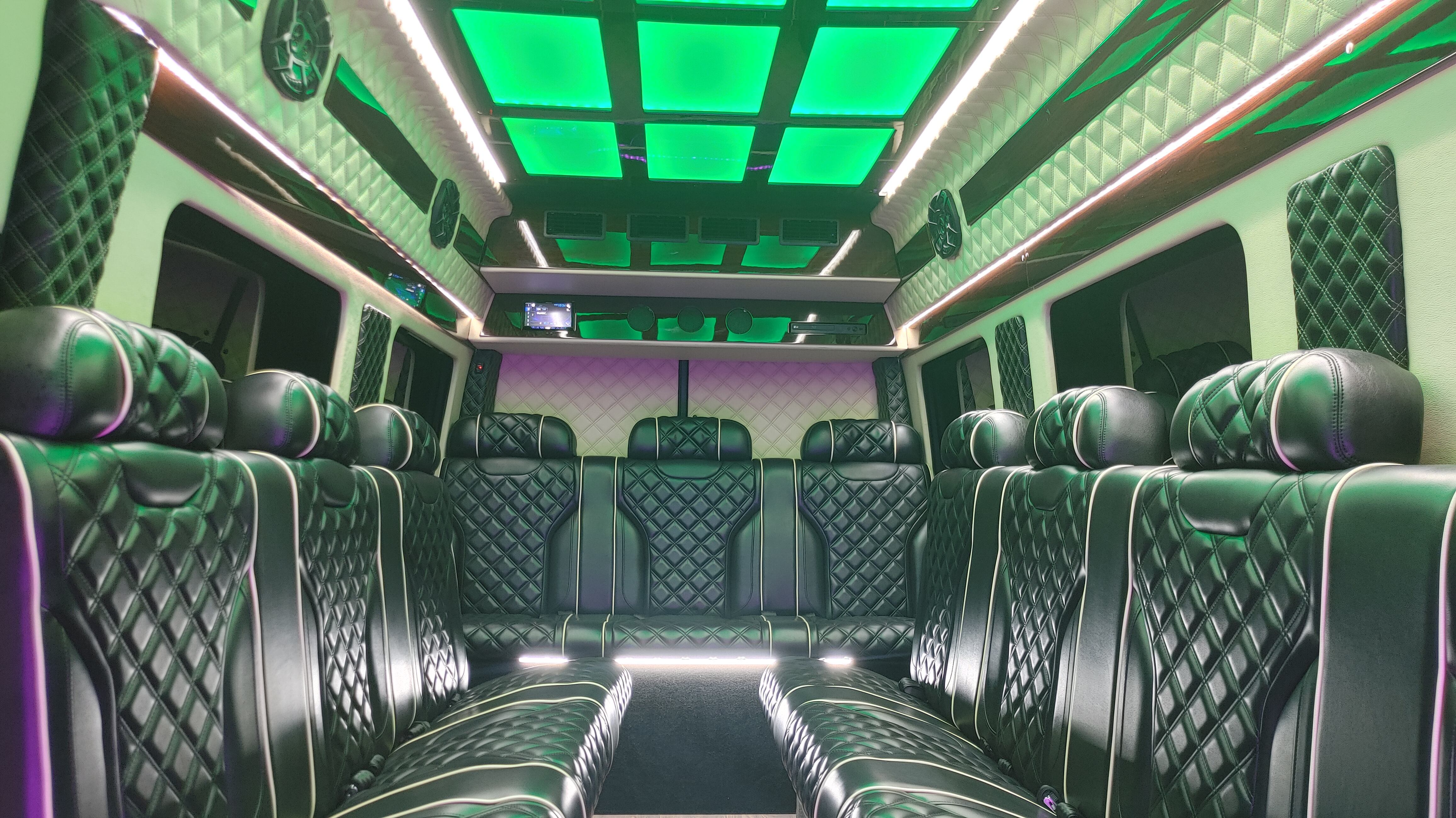 Mercedes-Benz Maybach Limo Bus Interior